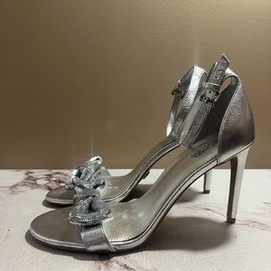 Michael Michael Kors Paris Sequin Bow High Heel Sandal Silver Size 9M.